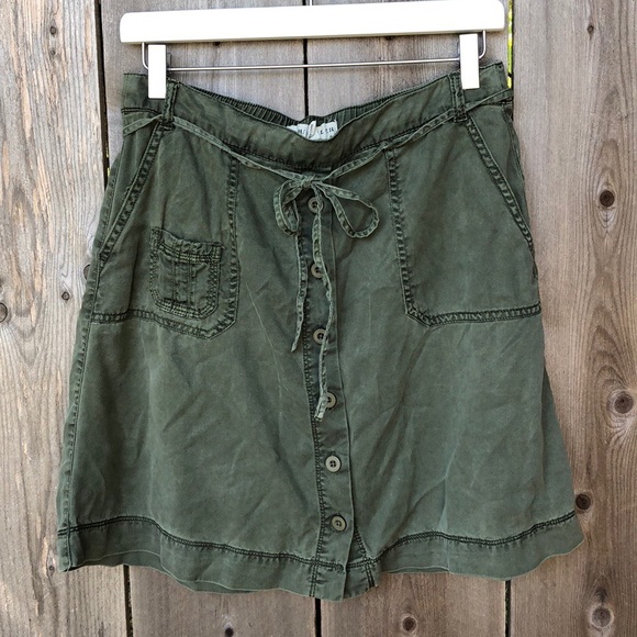 Anthropologie Dresses & Skirts - Maraketch Anthropologie Army Green Cargo Skirt